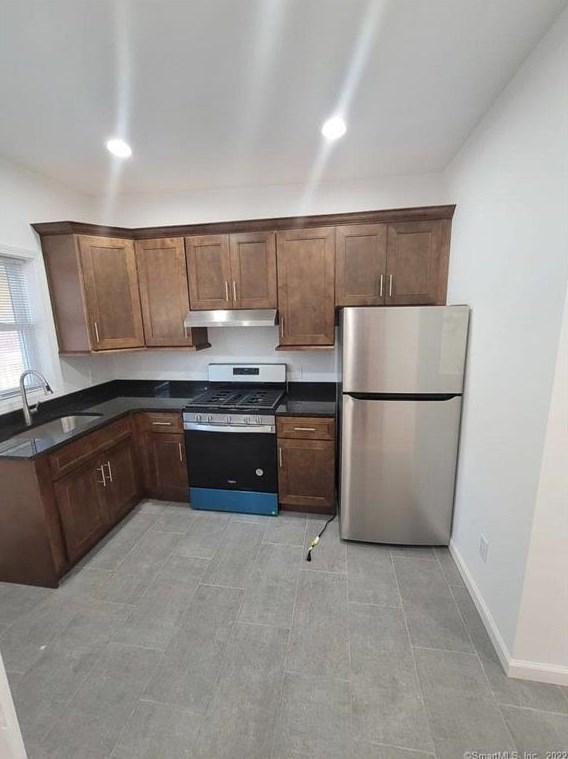 1042 Iranistan Ave #1, Bridgeport, CT 06604
