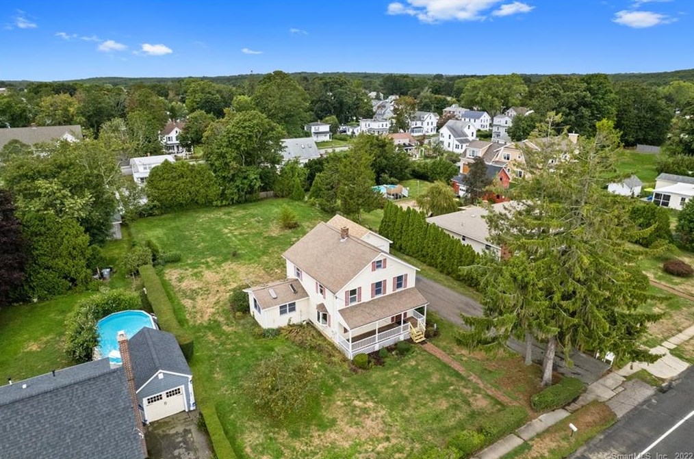 28 Smith Ave, Niantic, CT 06357