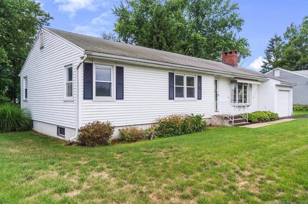 38 Ursini Dr, New Haven, CT 06514 exterior