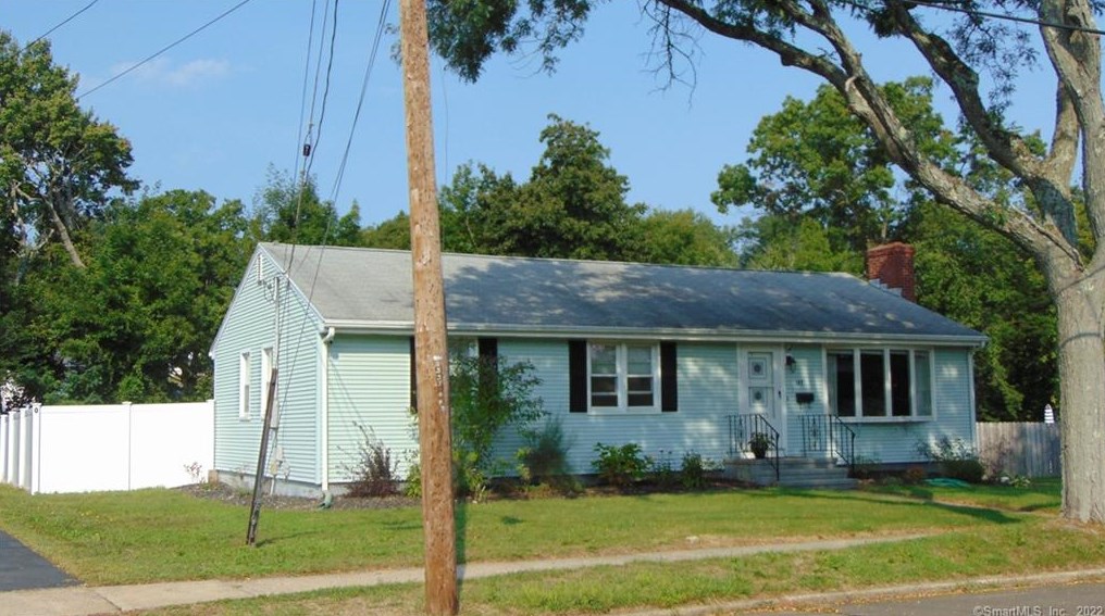 147 White Dr, New Haven, CT 06514-2669