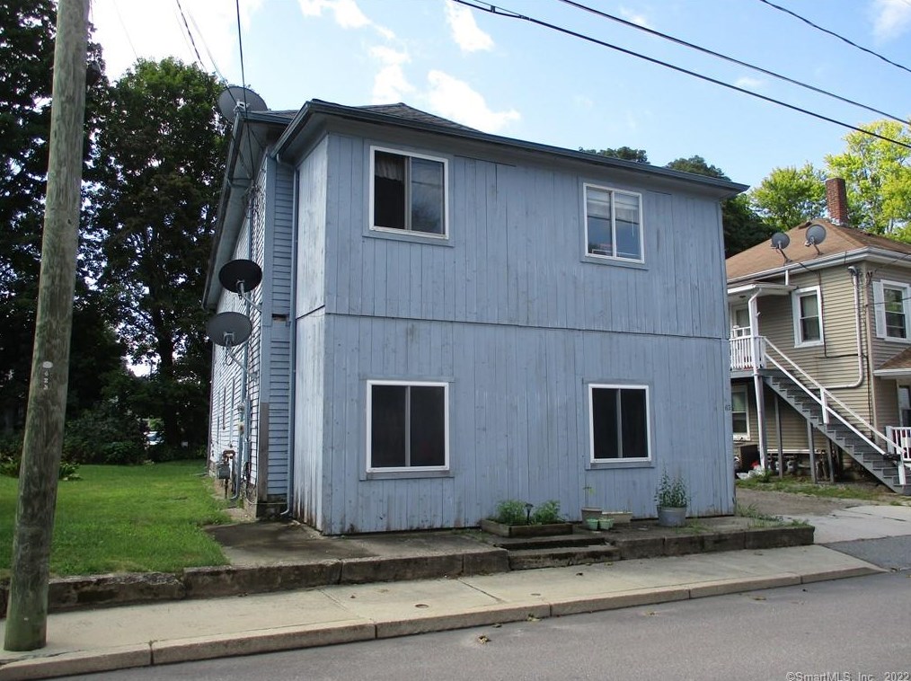 62 Battey St, Putnam, CT 06260
