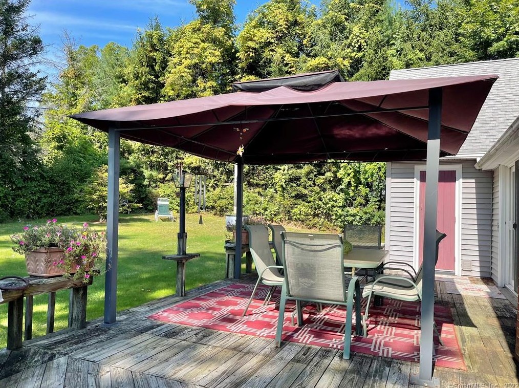 235 Smith Hl Rd, Winsted CT 06098-2218 exterior