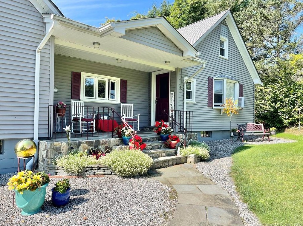 235 Smith Hl Rd, Winsted CT 06098-2218 exterior