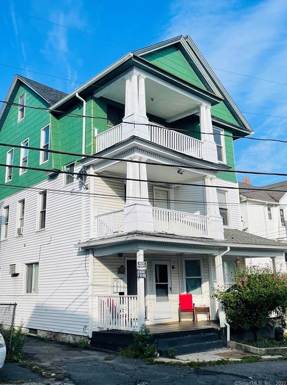 16 James St, Waterbury, CT 06708