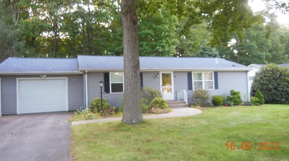26 Hillcrest, Uncasville, CT 06382