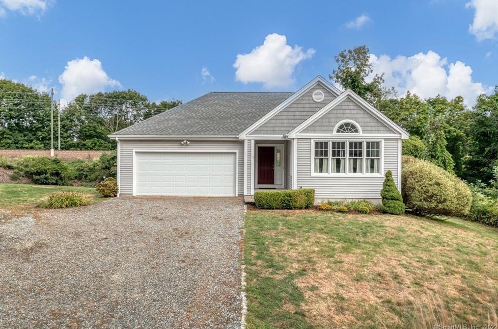 3 Burnap Rd, Niantic, CT 06357