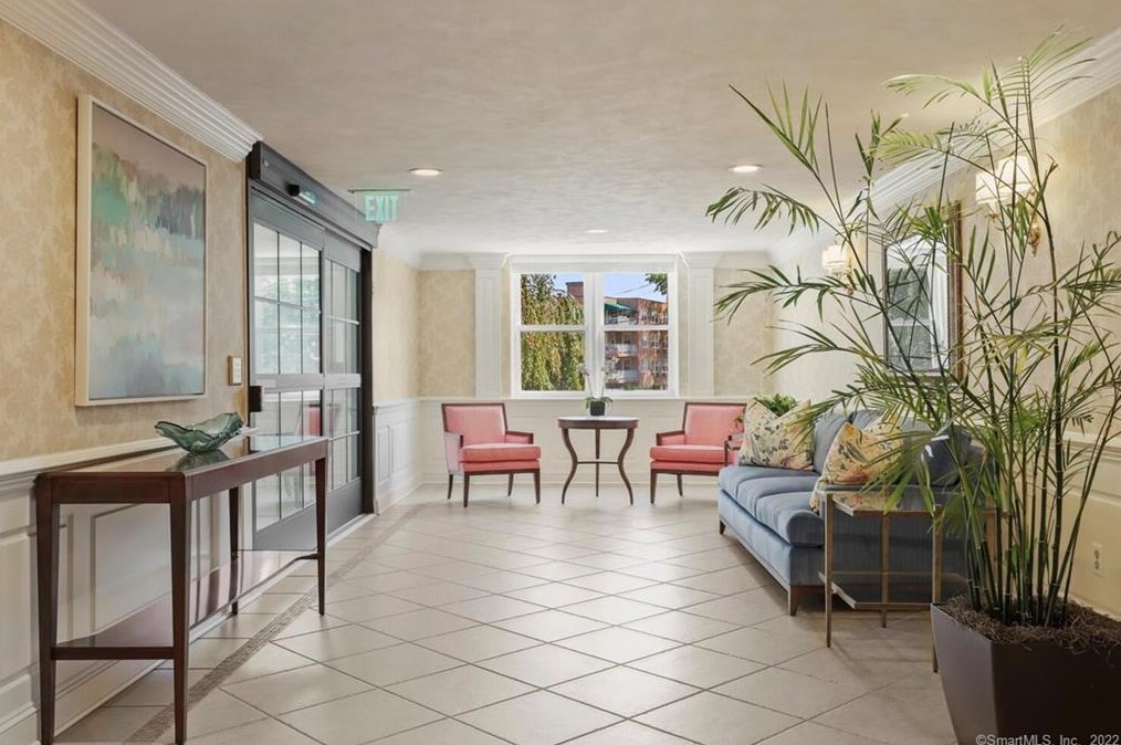 4 Putnam Hill #3b, Greenwich, CT 06830