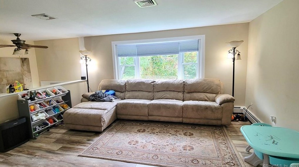 72 Rockville Rd, East Windsor, CT 06016