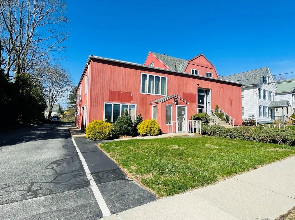 425 Montauk Ave #1, United States Coast Guard Ac, CT 06320