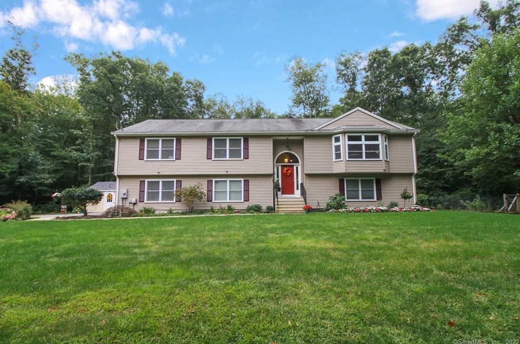 54 Fellows Rd, Chesterfield, CT 06370-1620