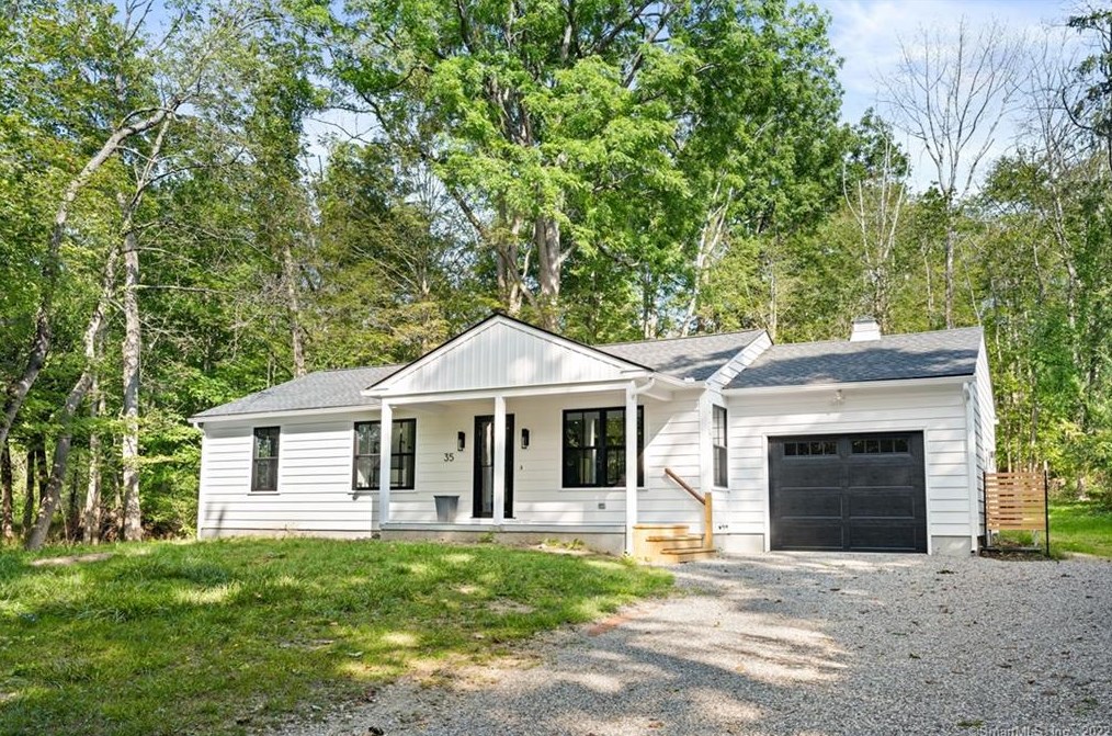 35 New St, West Woods, CT 06069