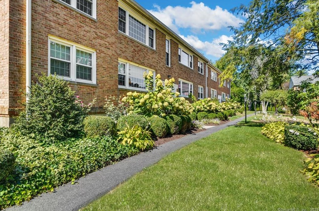 128 Heritage Hill Rd #c, New Canaan, CT 06840