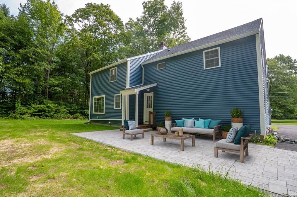 810 Hamilton Ave, Watertown CT  06795-2309 exterior