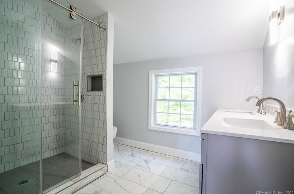 810 Hamilton Ave, Watertown CT  06795-2309 exterior