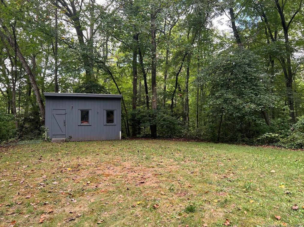 125 Prospect Hill Rd, Guilford CT  06437-2014 exterior