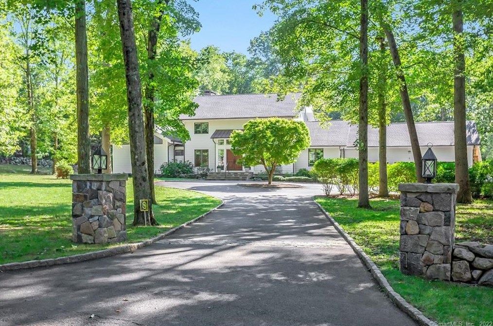 30 Carrington Dr, Greenwich, CT 06831