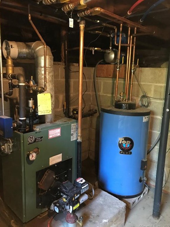 94 Kelseytown Rd, Clinton CT 06413-1455 exterior