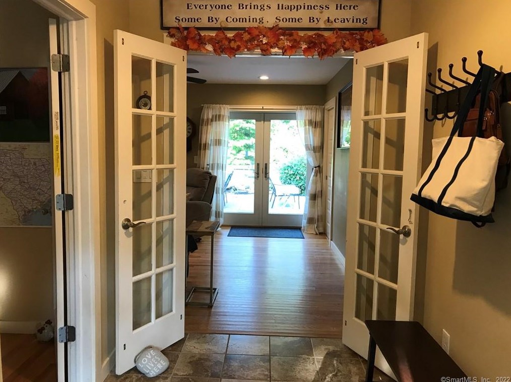 94 Kelseytown Rd, Clinton CT 06413-1455 exterior