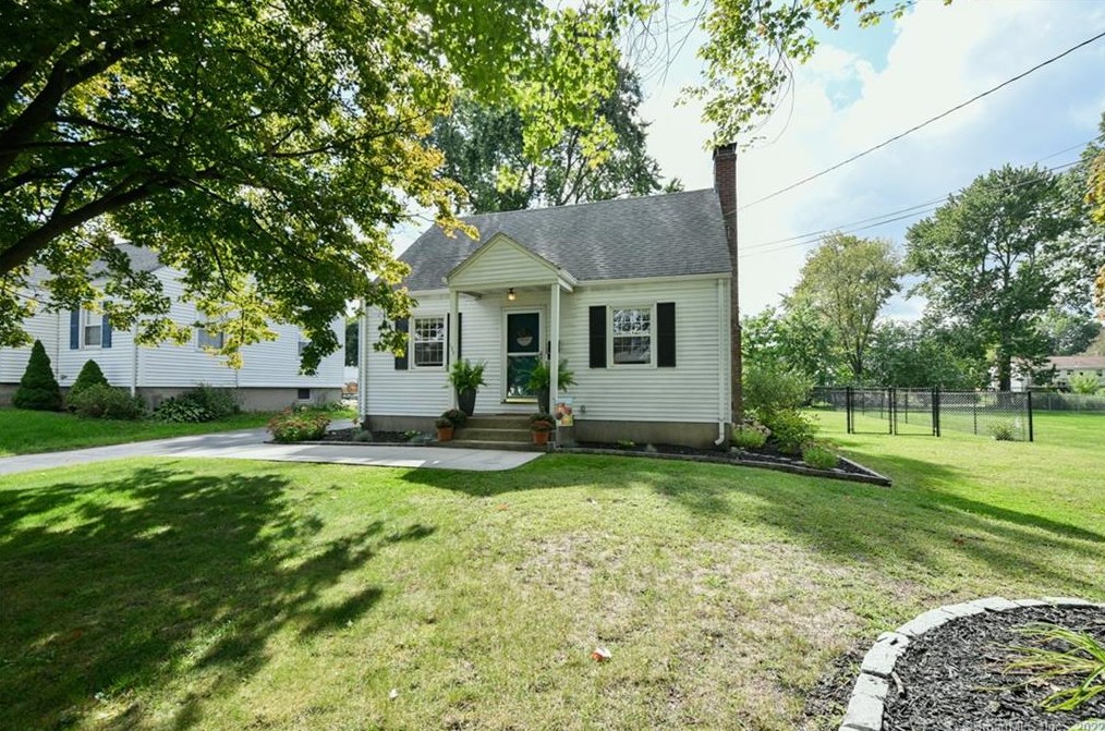 157 Stoddard Ave, Hartford, CT 06111-1913