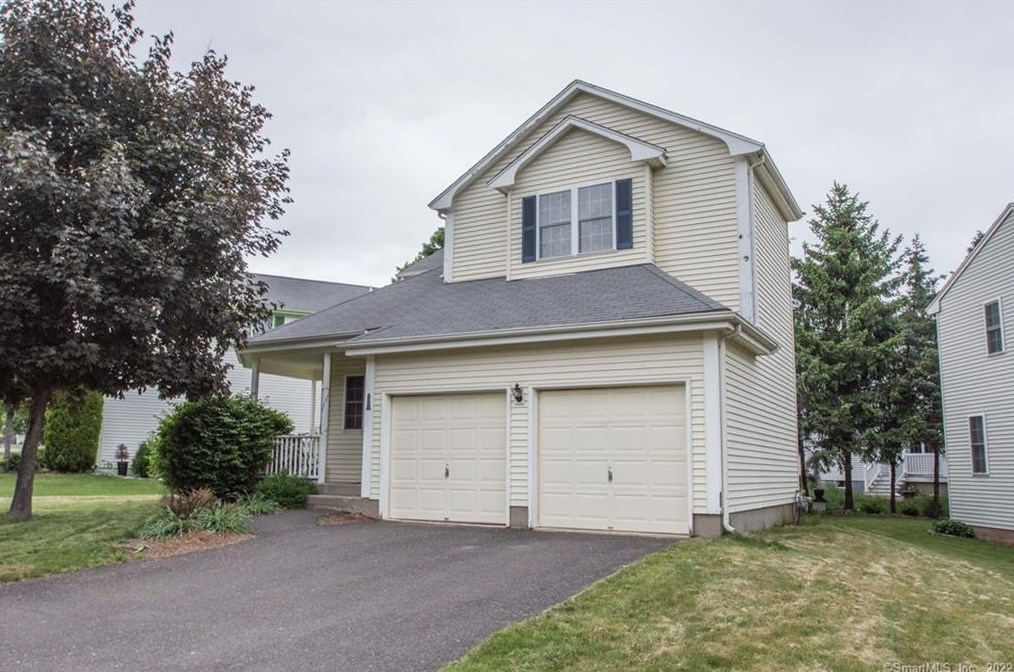 47 Pepper Bush Ln, Hartford, CT 06111