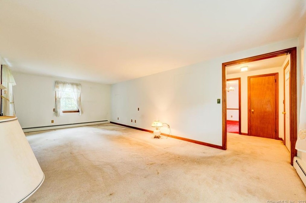 52 Merline Rd, Vernon CT 06066-4813 exterior