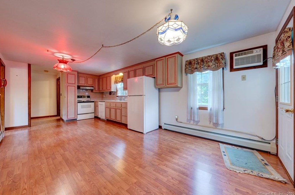 52 Merline Rd, Vernon CT 06066-4813 exterior