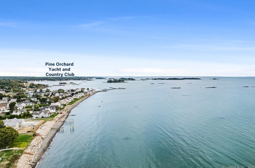 18 Spring Rock Rd, Branford, CT 06405-5520