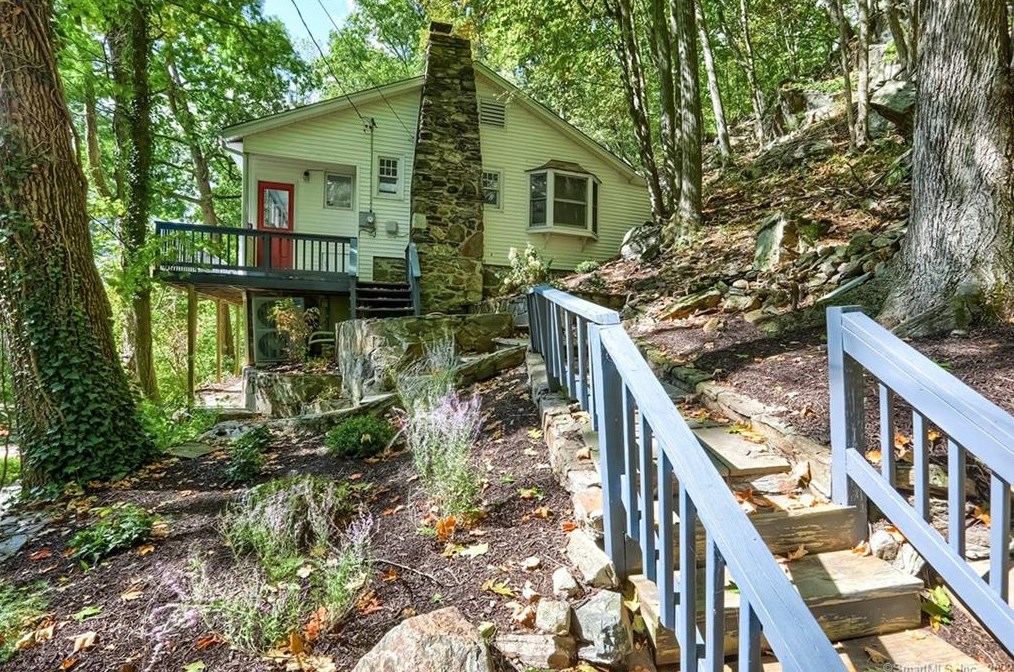 109 Mountain Rd, Ridgefield, CT 06877