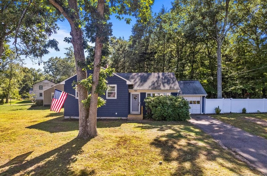 52 Tennyson Ave, North Haven, CT 06473