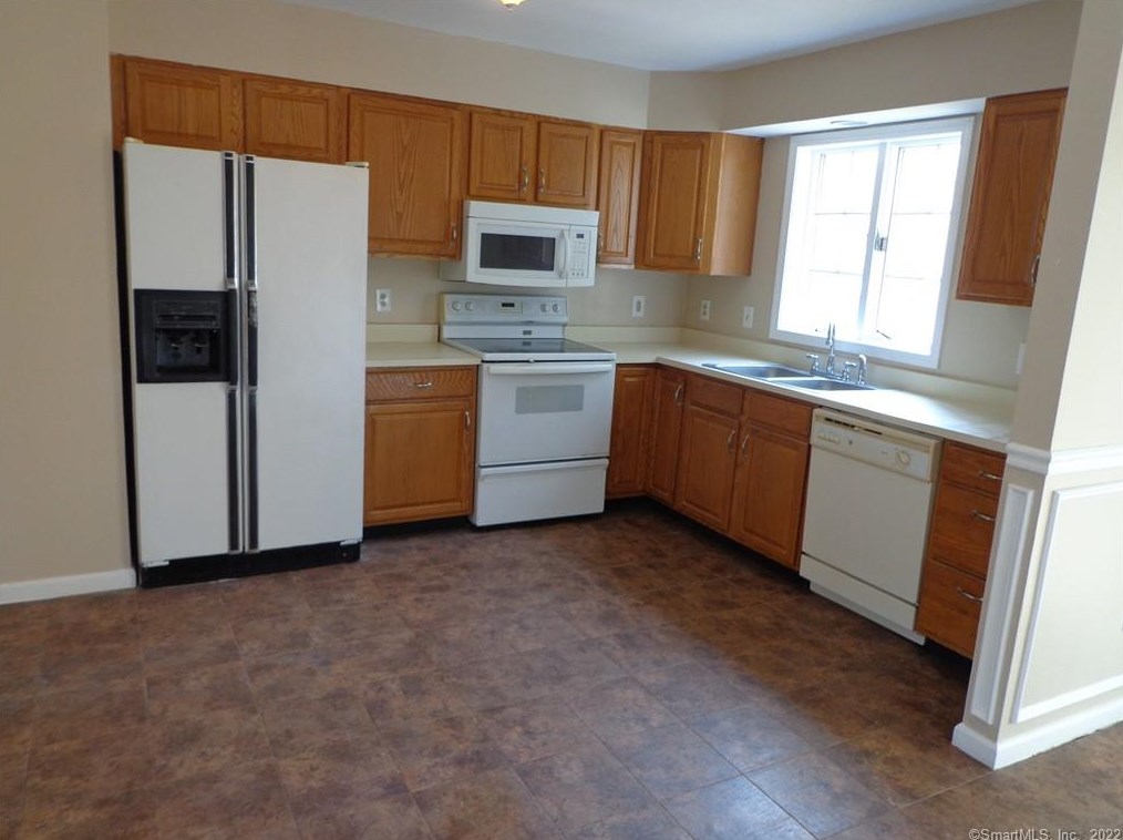 48 Chamberlain St, New Haven, CT 06512-1646