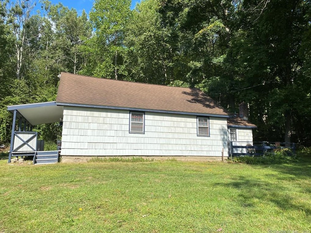 71 Turkey Roost Rd, Upper Stepney, CT 06468
