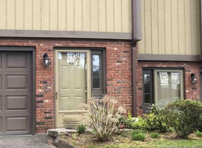 45 Mattabasset Dr #45, Meriden, CT 06450
