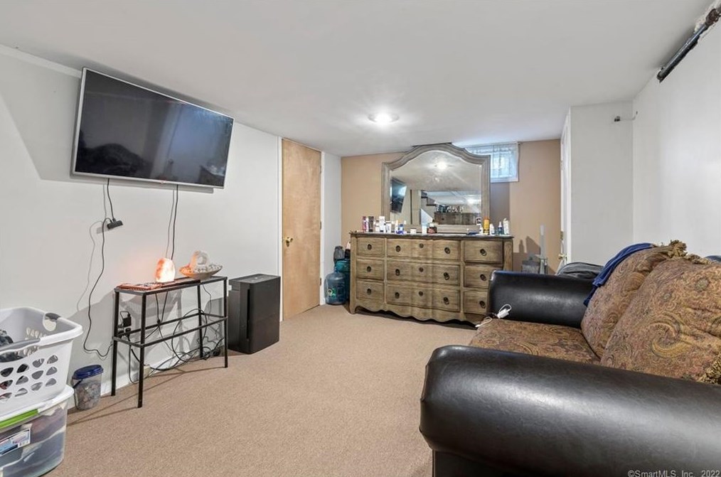 58 Michael Rd, New Haven CT 06514-4504 exterior