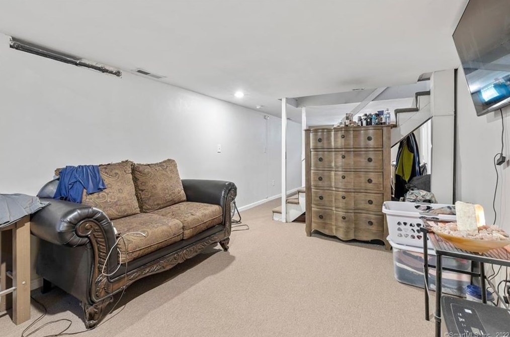 58 Michael Rd, New Haven CT 06514-4504 exterior