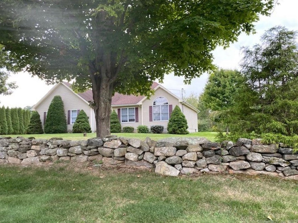 389 Linkfield Rd, Watertown, CT 06795-1408
