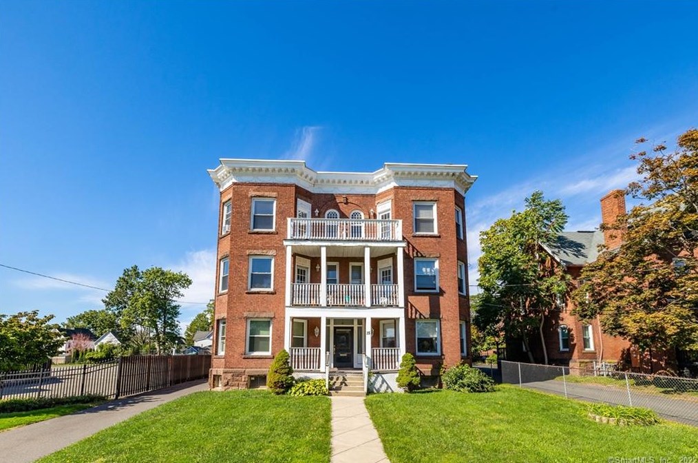 15 Imlay St, Hartford CT  06105-3603 exterior