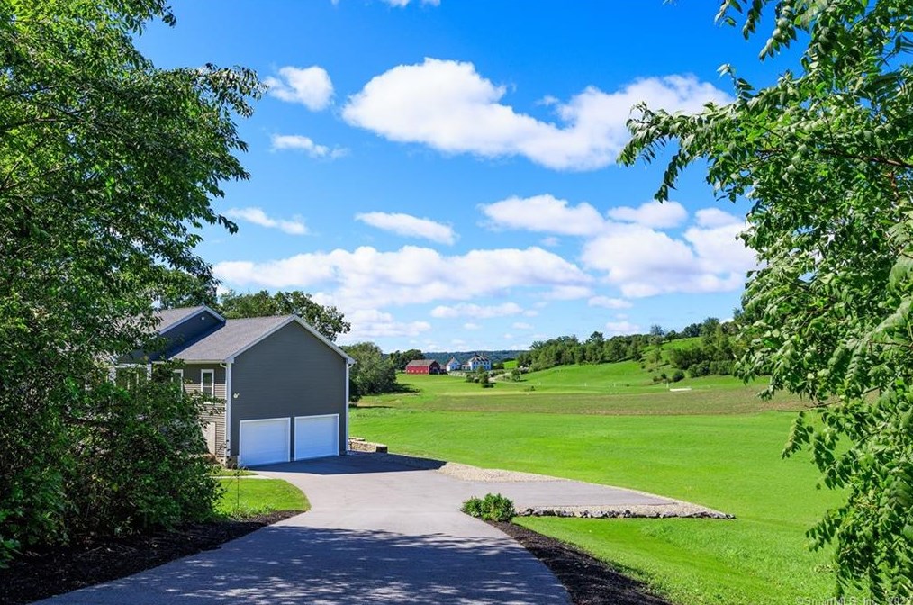330 Paine District Rd, Woodstock, CT 06281-1623