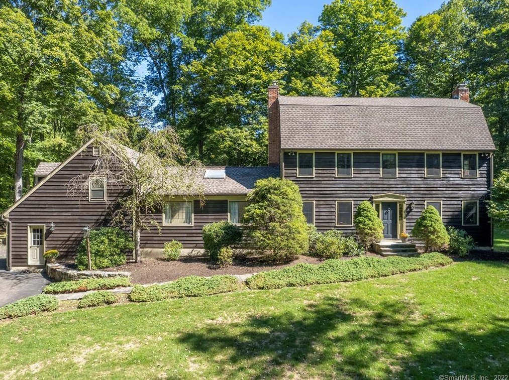5 Winding Brook Ct, West-Redding, CT 06896 exterior