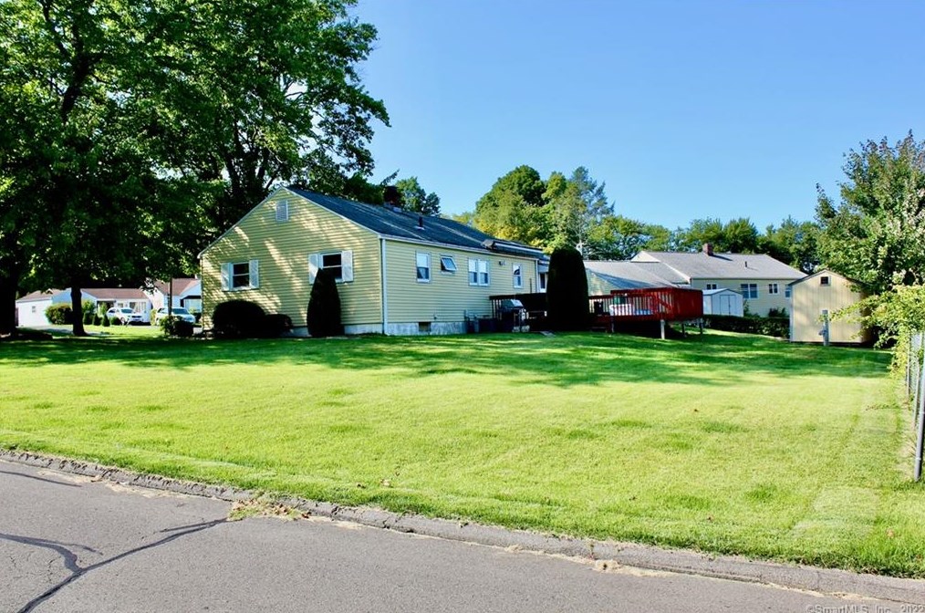 110 Concord Cir, Hartford, CT 06109-1462