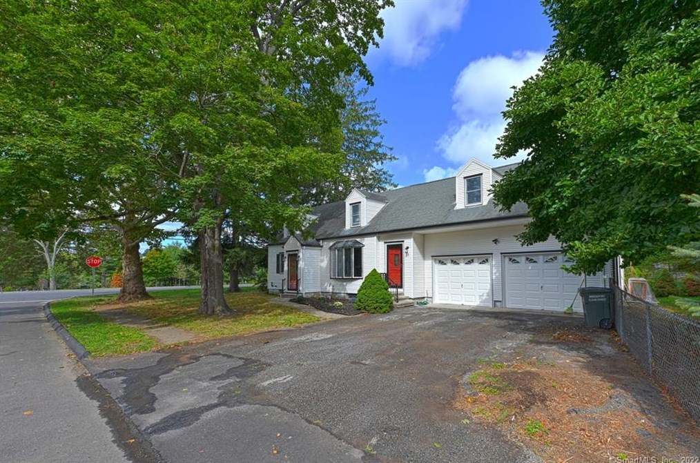 11 Beverly Pl, Bridgeport, CT 06610