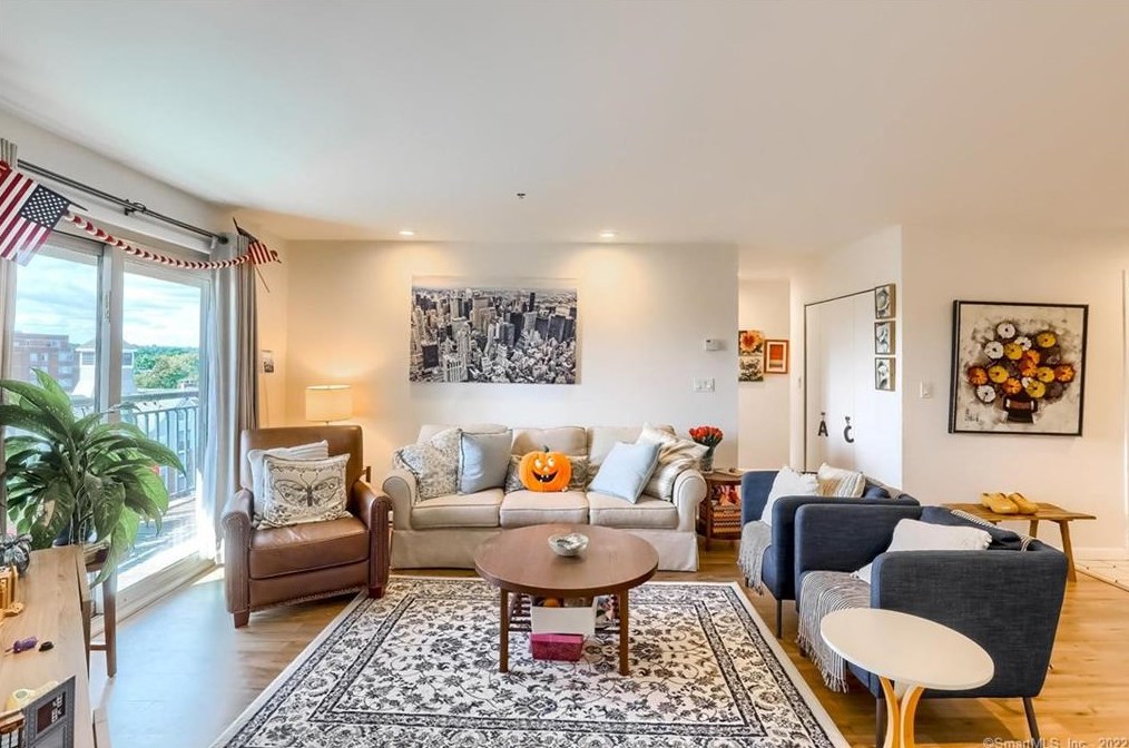 104 North St #704, Stamford, CT 06902
