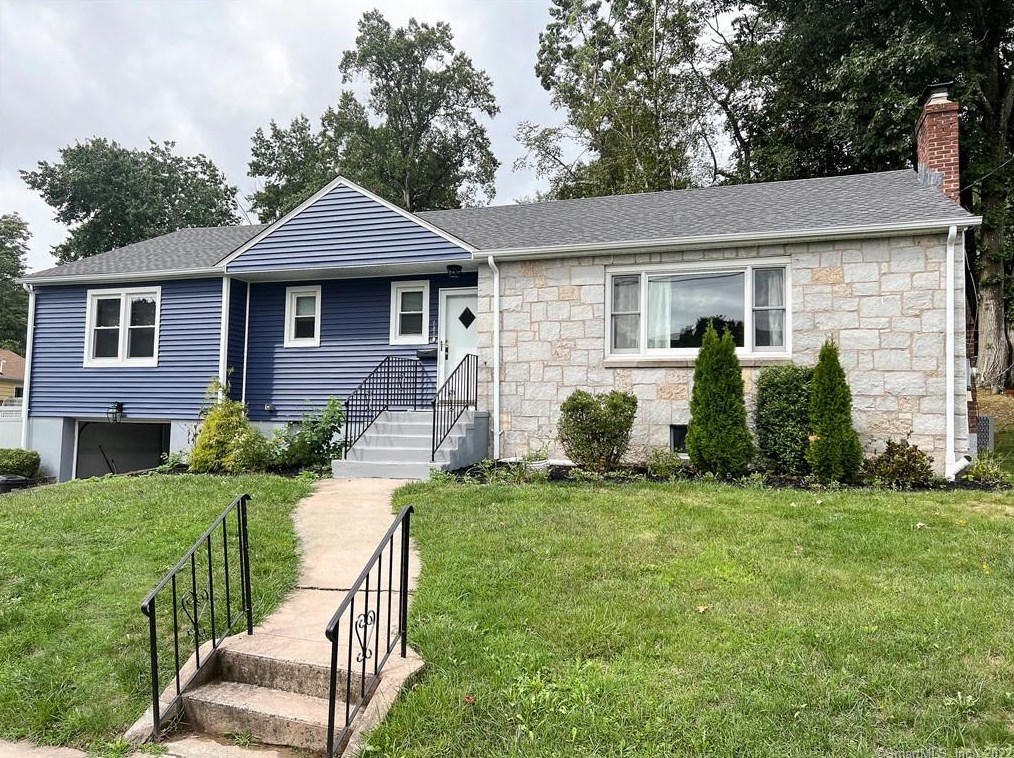 107 Englewood Dr, New Haven, CT 06515-2311