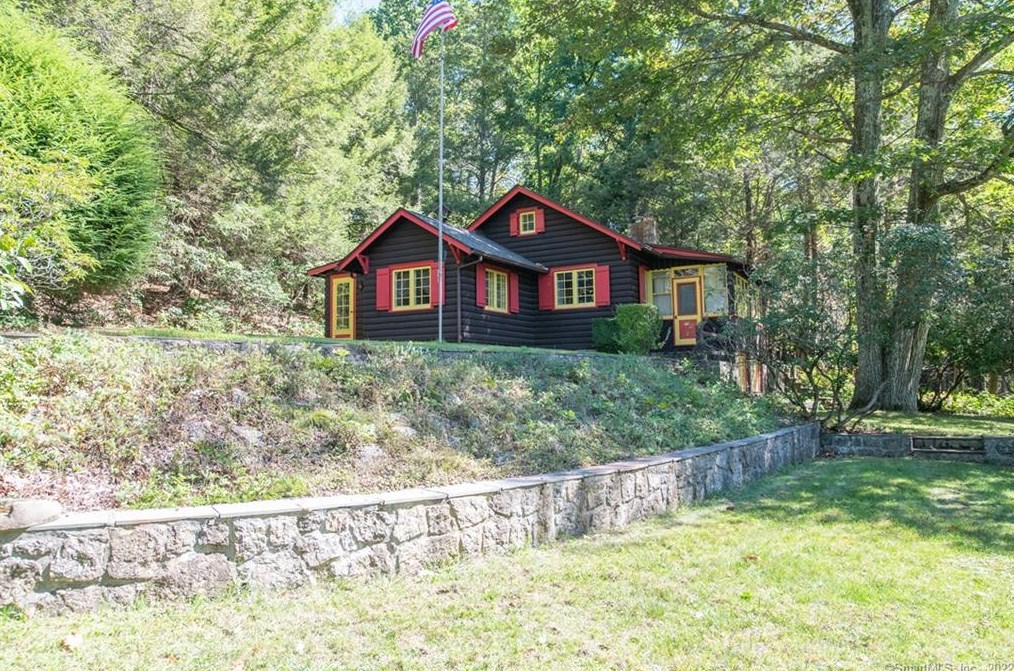 16 Rocky Hill Rd, Danbury, CT 06812-2707
