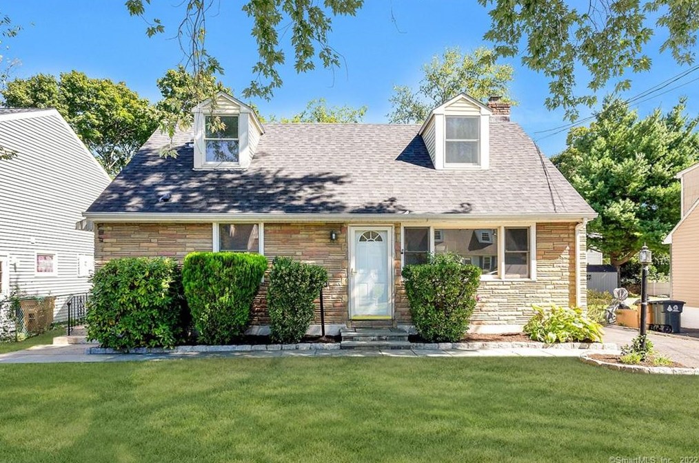 158 Waterbury Ave, Stamford, CT 06902