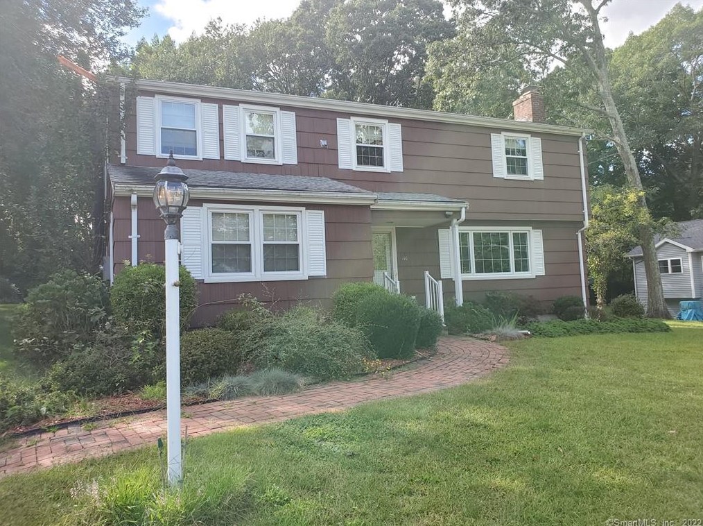 116 Pollys Ln, Uncasville, CT 06382