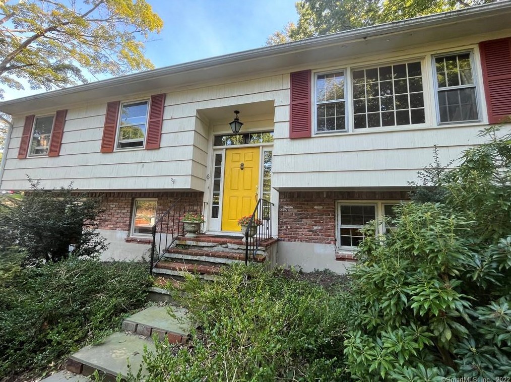 6 Park Ln, Westport, CT 06880-4414