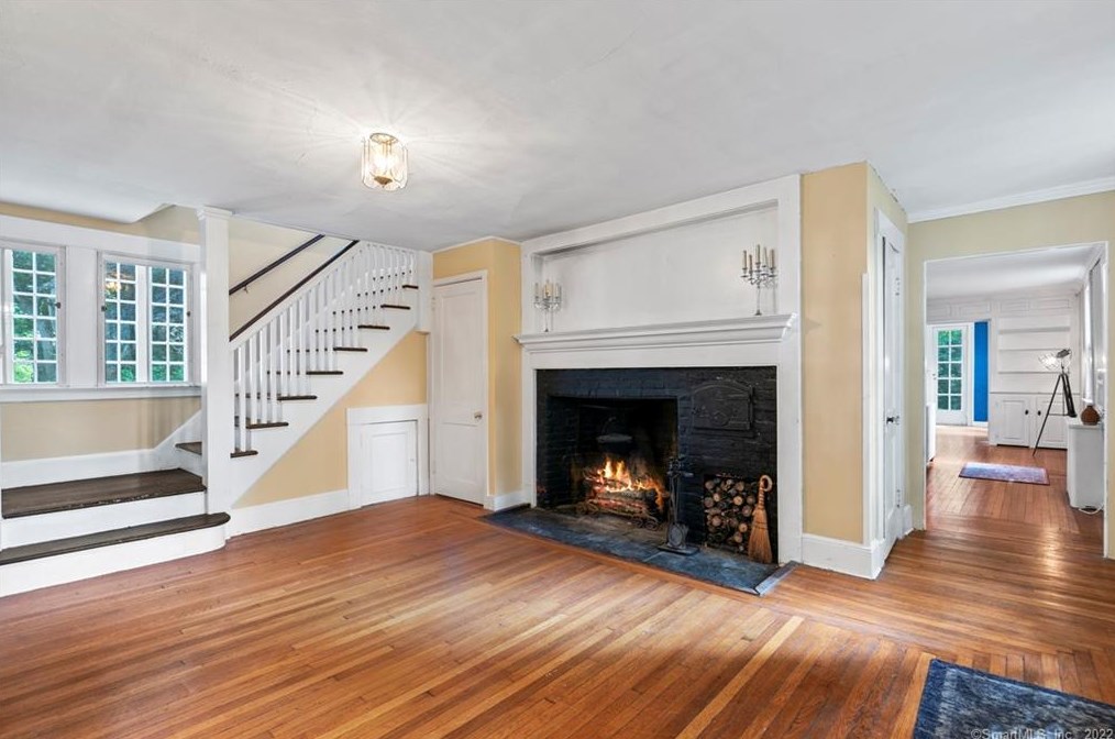 25 Glen Pkwy, New Haven, CT 06517-1402