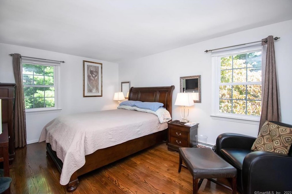 5 Bittersweet Dr, Hartford CT 06108-1201 exterior