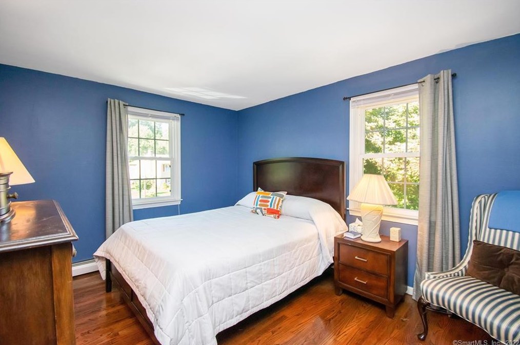 5 Bittersweet Dr, Hartford CT 06108-1201 exterior