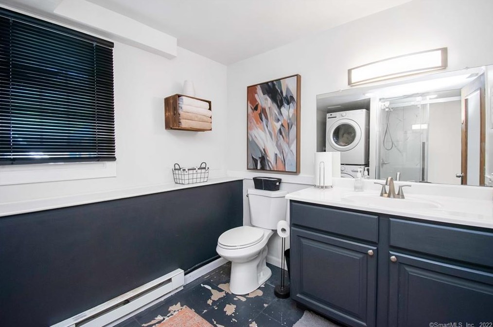 5 Bittersweet Dr, Hartford CT 06108-1201 exterior